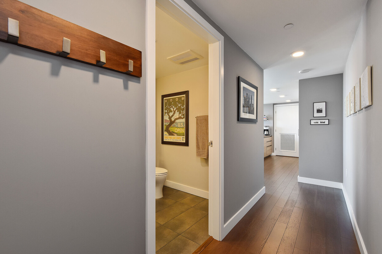 Foto principal - 718 Long Bridge St