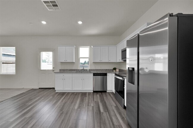 Foto del edificio - 14818 Calderon Dr