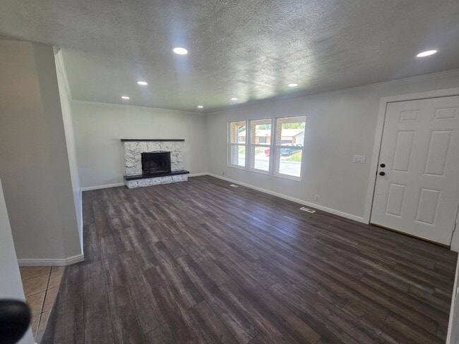Building Photo - 856 E Park Mesa Way
