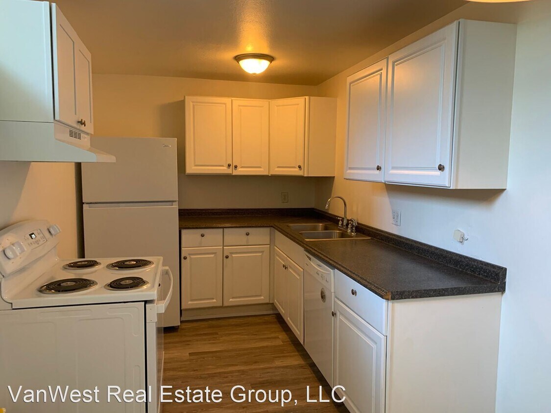 Primary Photo - 2 br, 2 bath House - 1315 Estes St Unit 16-C