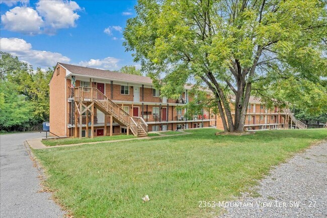 Building Photo - 2363 Mountain View Terrace SW