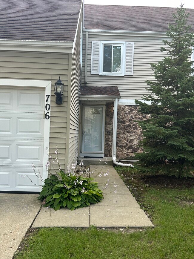 Building Photo - 706 Weymouth Cir