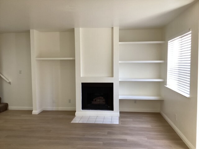 Building Photo - "Charming 2-Bed Condo with Cozy Fireplace & Modern Comforts in Lancaster!"