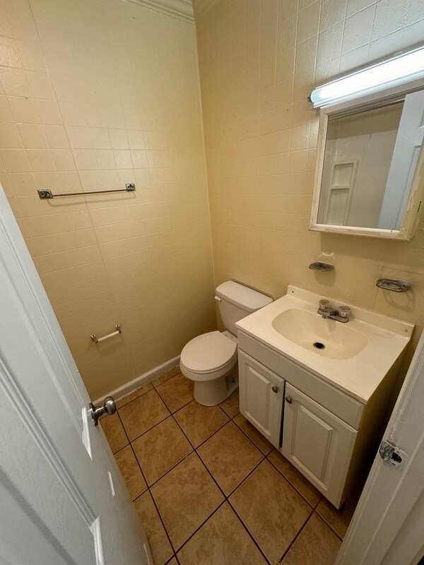 Foto del edificio - 11308 Rte 1