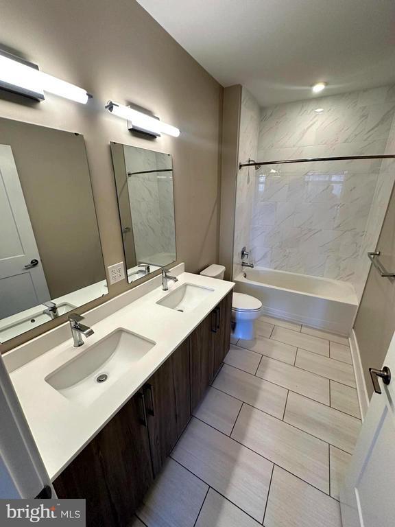 Foto del edificio - 145 Riverhaven Dr