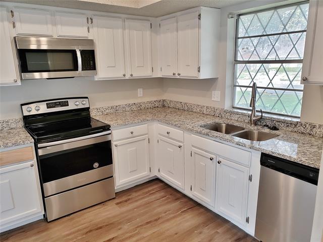 Foto del edificio - 2752 Meadow Isle Ln