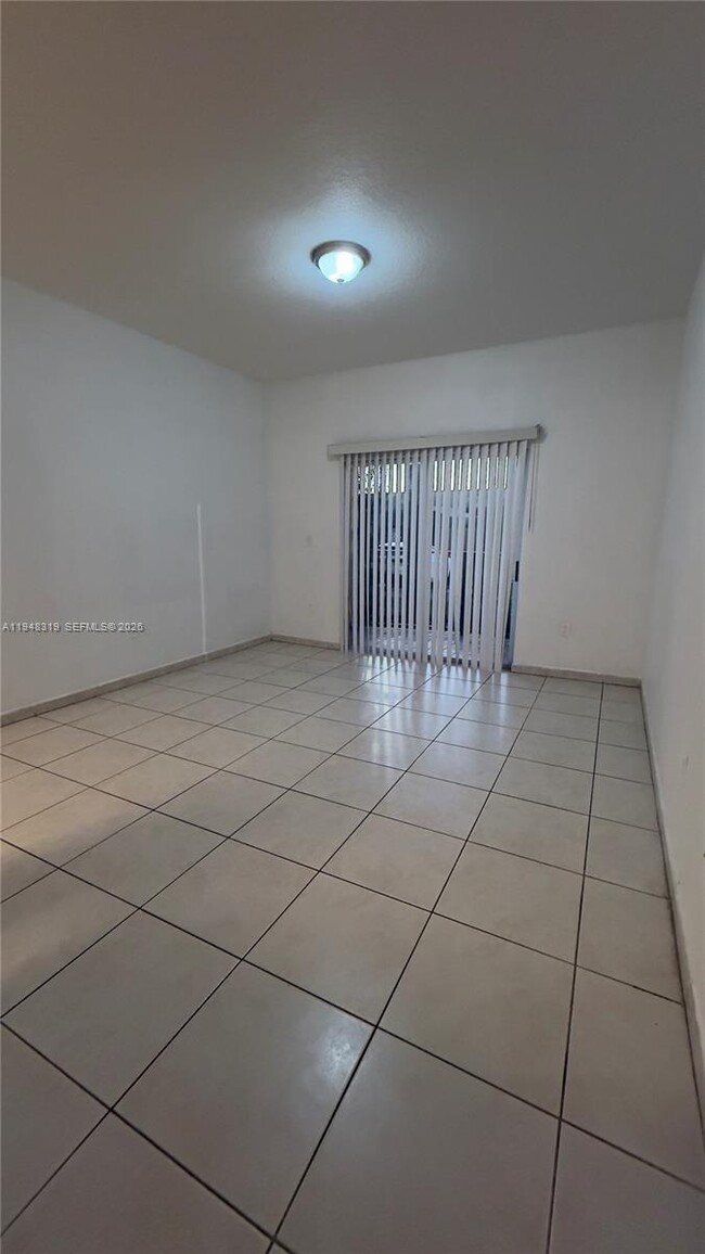 Foto del edificio - 7290 NW 114th Ave