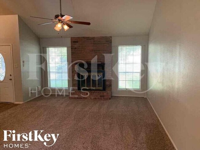 Foto del edificio - 15310 Meadow Village Dr
