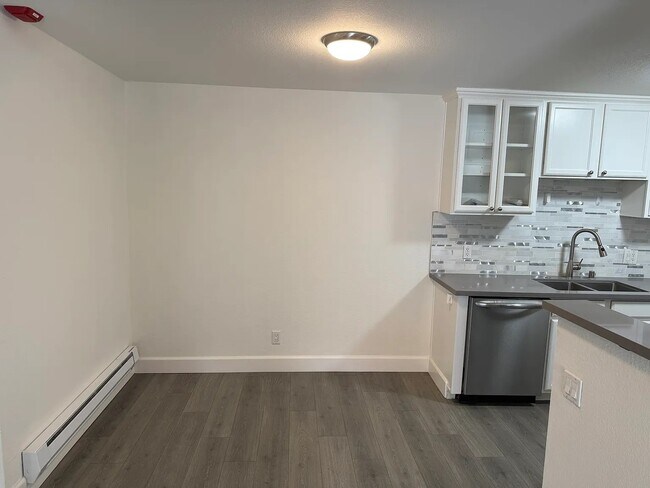 Foto del edificio - 2250 Monroe St