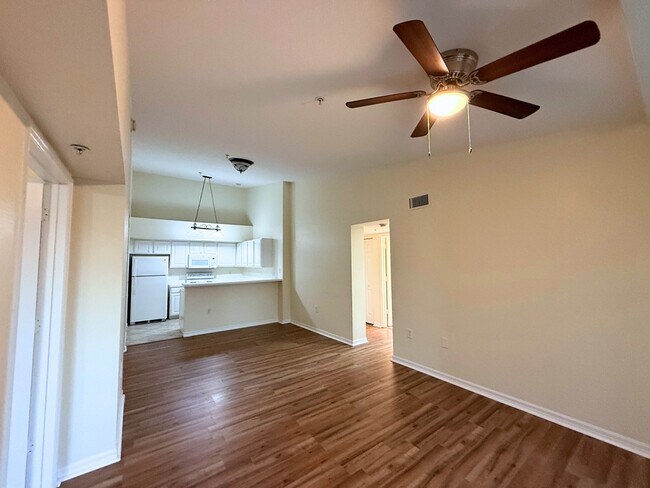 Building Photo - Residence Dr