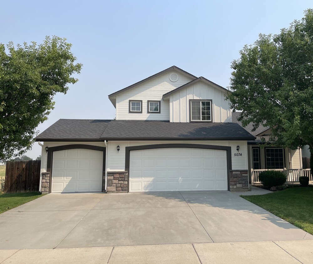 Primary Photo - 5074 W Alderstone St