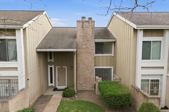 Building Photo - 12027 Willow Trail