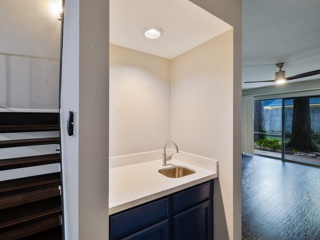 Foto del edificio - 14911 Wunderlich Dr