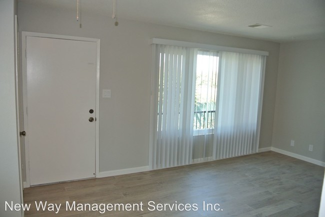 Building Photo - 2 br, 1 bath House - 1216 Sycamore Drive #4