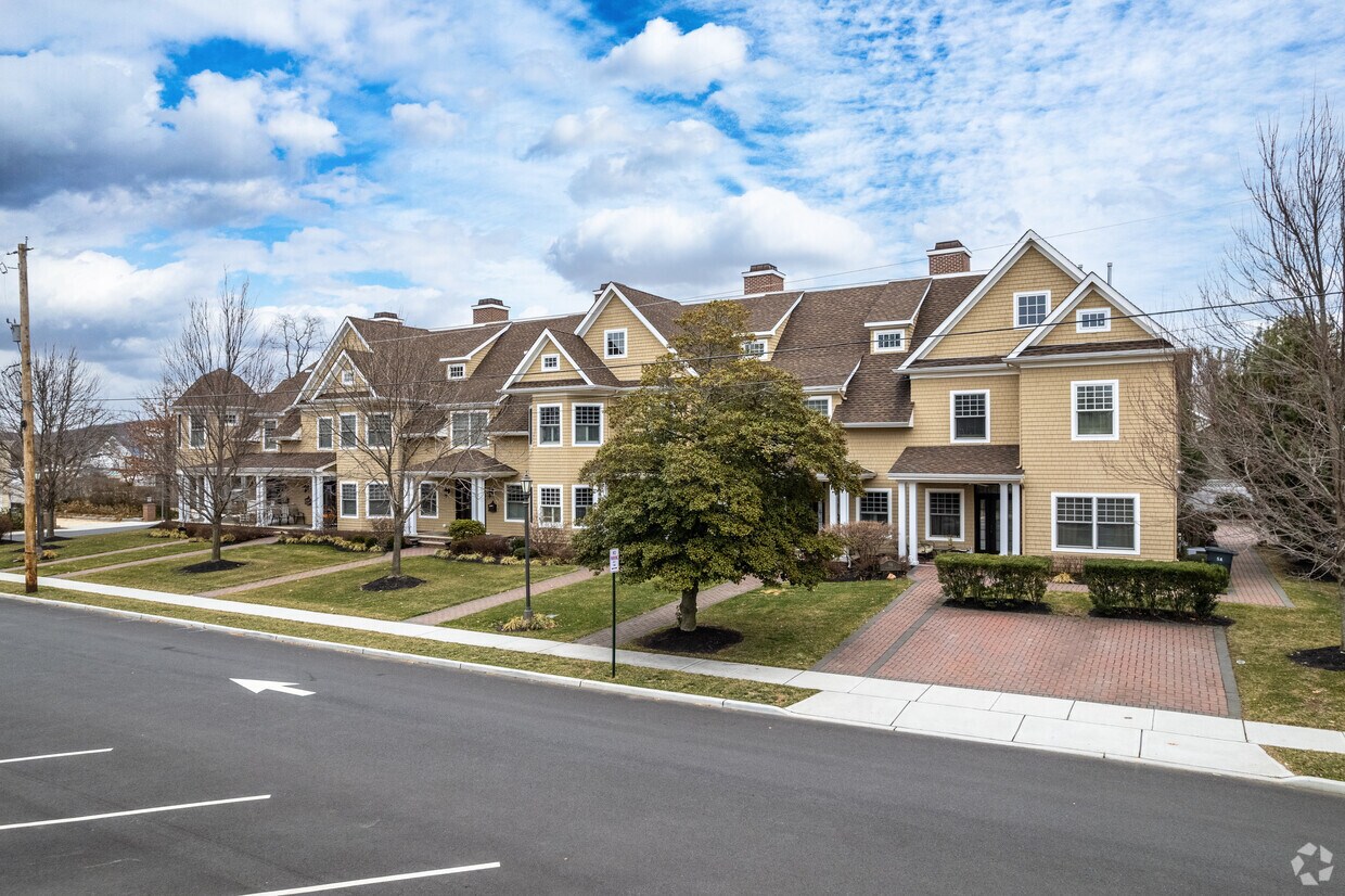 79 Lafayette St, Rumson, NJ 07760 Apartments in Rumson, NJ