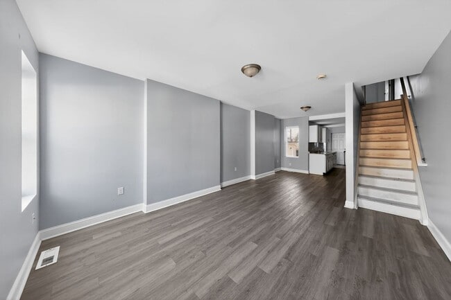 Building Photo - 1316 W 3rd St