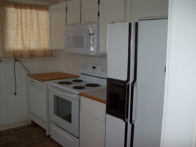 Building Photo - 2 br, 1 bath House - 168 5th Ave. WN
