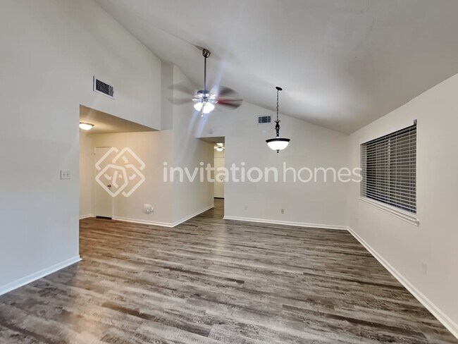 Foto del edificio - 9207 Prairie Trails Dr