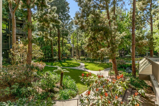 Foto del edificio - 7740 Redlands St