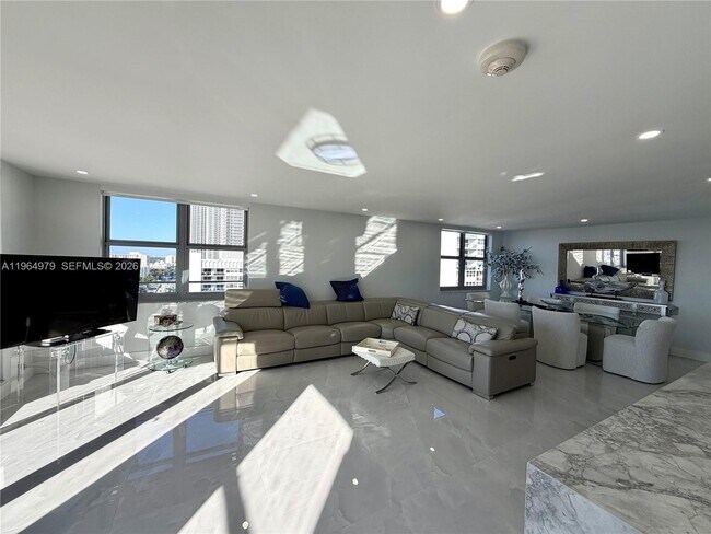 Building Photo - 1920 S Ocean Dr