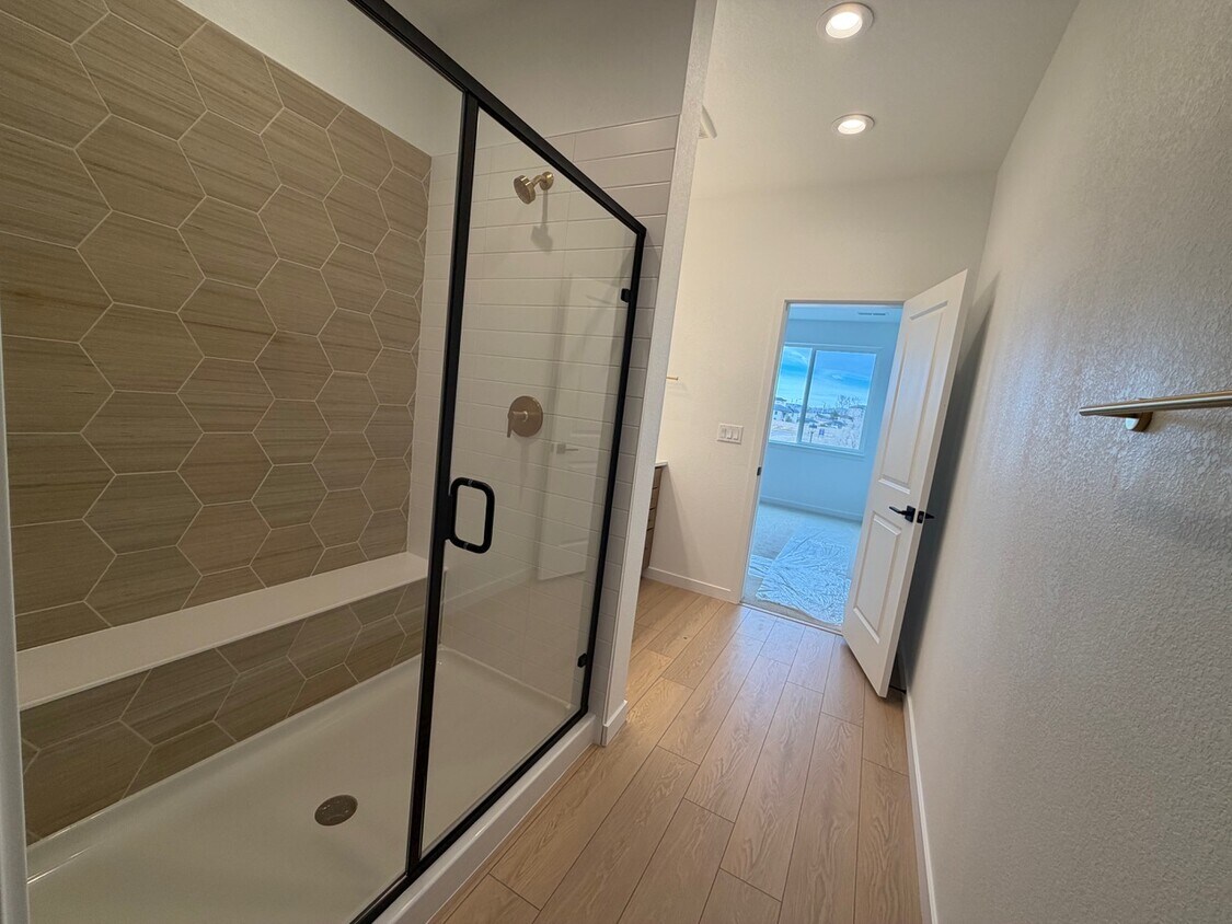 Foto del edificio - 4036 Ascend Grv