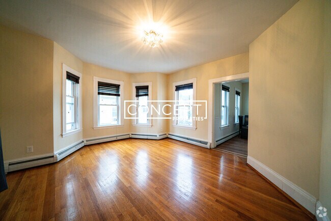 Building Photo - 376 Medford St