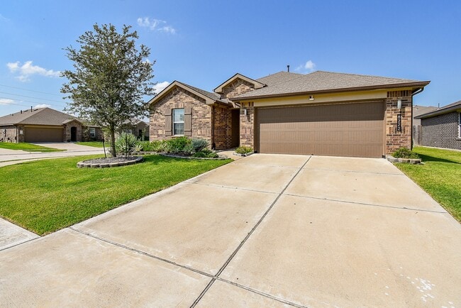 Building Photo - 8222 Hush Hts Dr