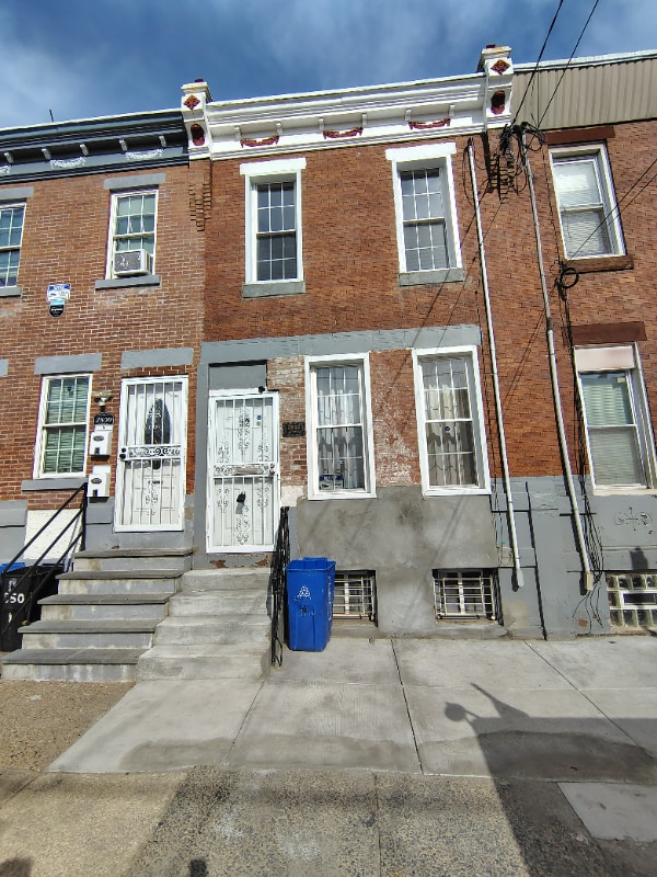 Photo - 2852 Jasper St House