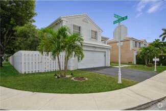 Building Photo - 620 Royal Palm Way
