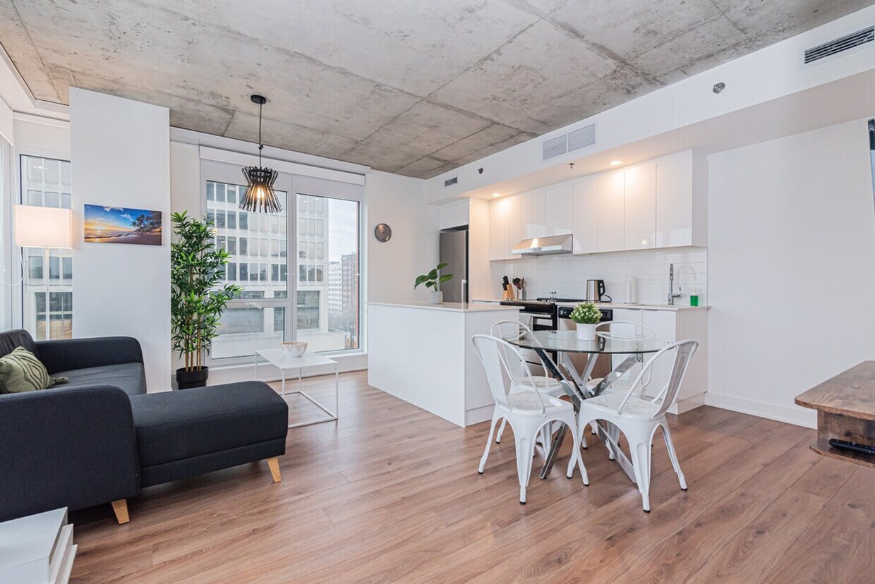 Primary Photo - 1500 Rue Berri