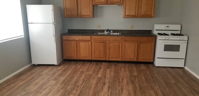 Building Photo - 716 Brimhall Pl