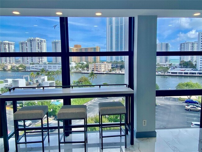 Foto del edificio - 800 Parkview Dr