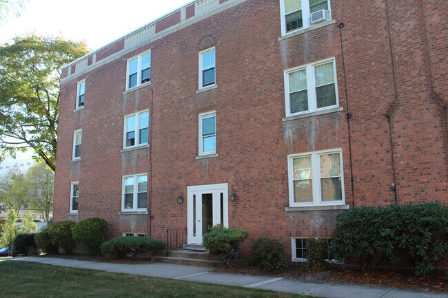 Foto del edificio - 888 Farmington Ave