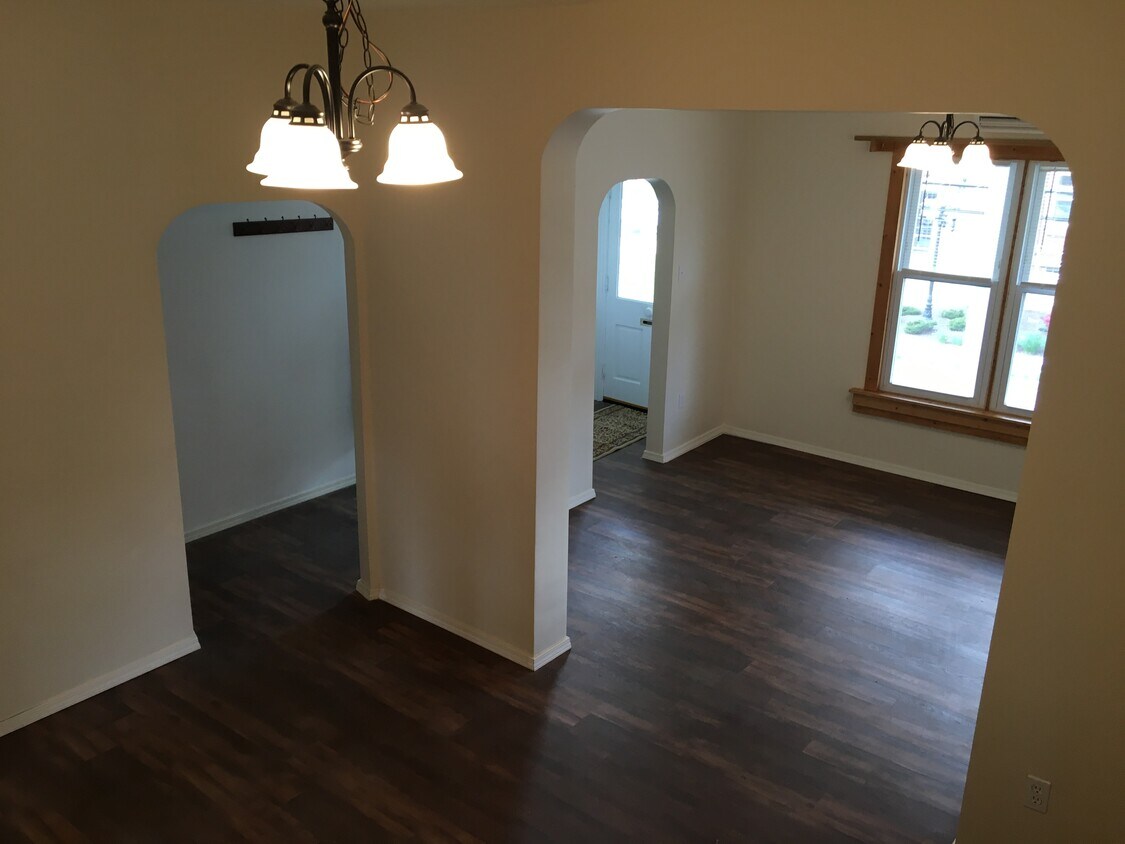 Foto principal - 212 N Warren St
