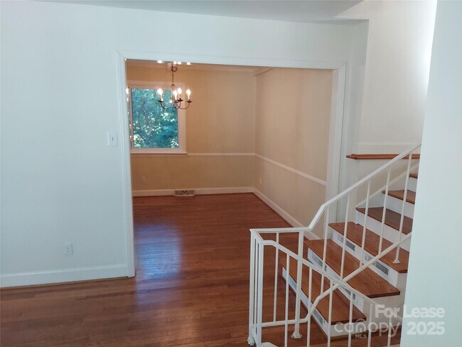 Foto del edificio - 3813 Selwyn Ave