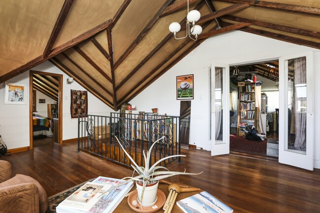 2nd Floor Living area - 2225 Lake Shore Ave