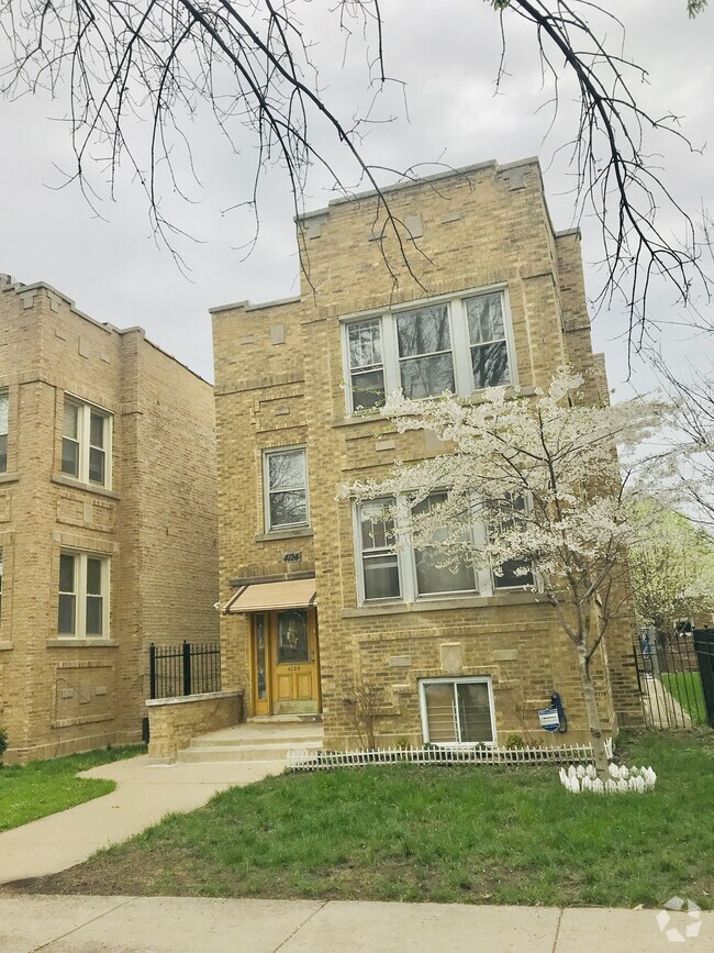 Building Photo - 4124 W Barry Ave