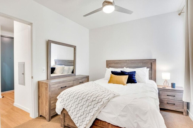 Building Photo - 13232 E 13th Pl