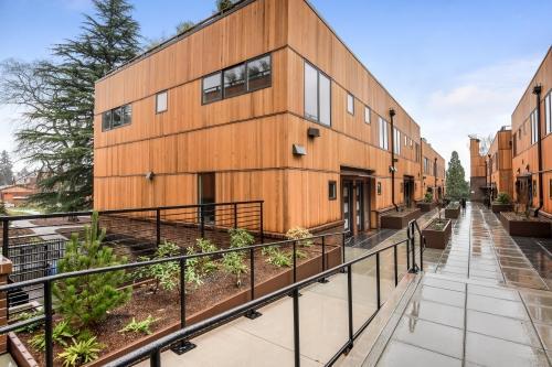 Foto del edificio - 3 bedroom in Seattle WA 98115