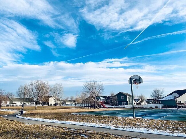 Foto del edificio - 246 Snow Goose Ave