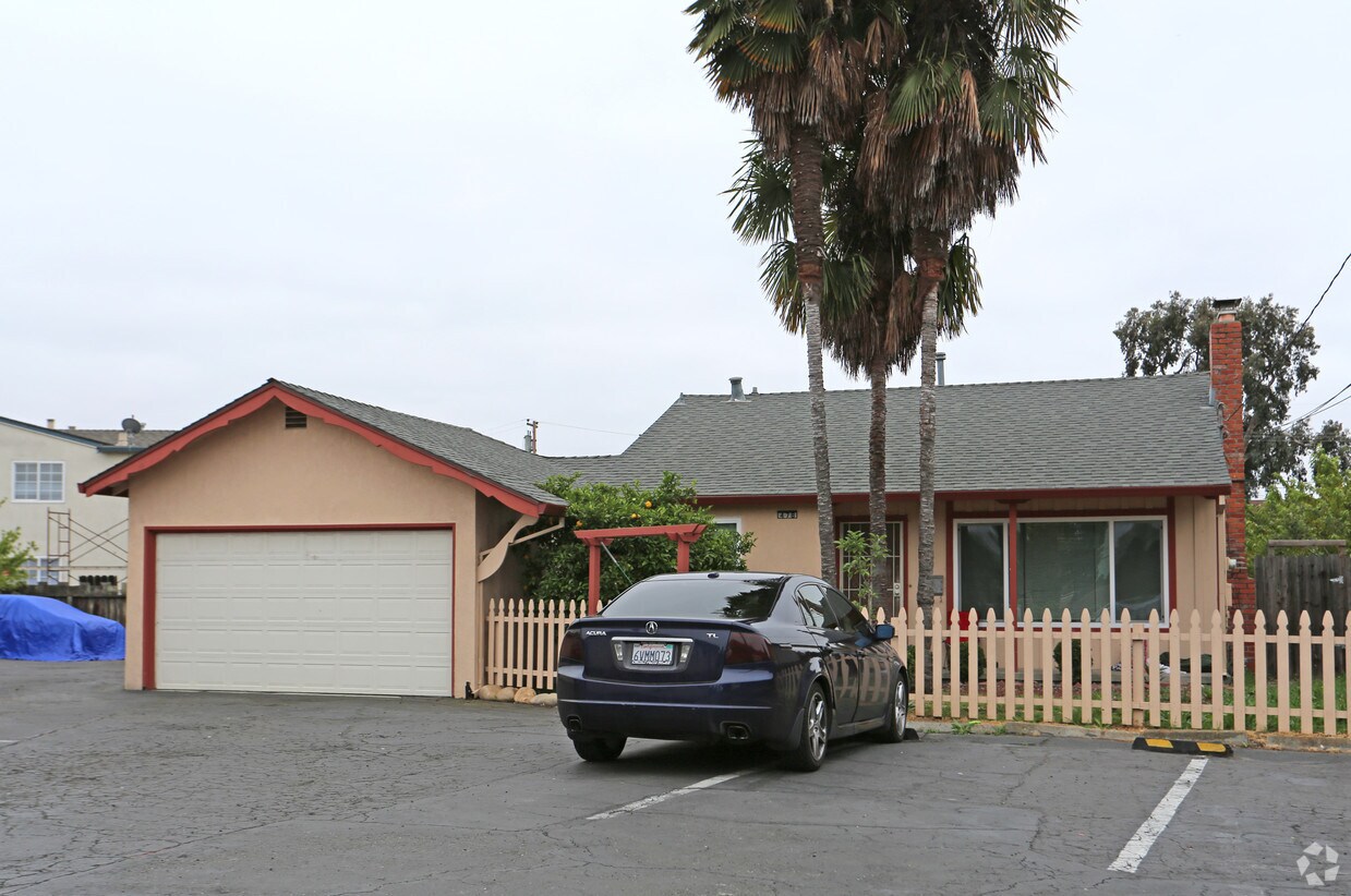 Building Photo - 468 Schafer Rd