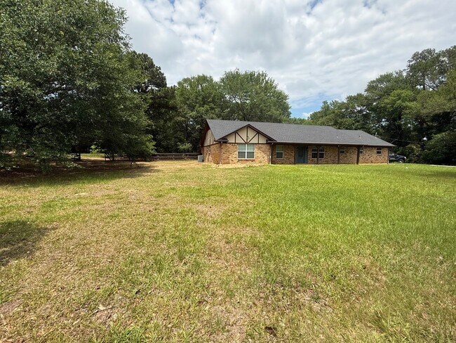 Foto del edificio - 4-bed/2-bath in South Tyler!