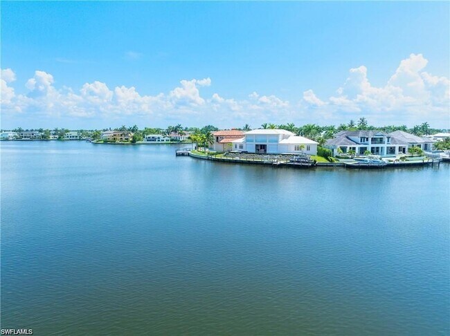 Foto del edificio - 3070 Gulf Shore Blvd N