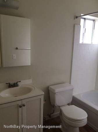 Foto del edificio - 2 br, 1 bath Apartment - 2435 Bethards Dr