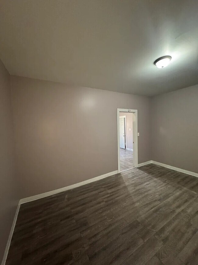 Foto del edificio - 511 Crouse St