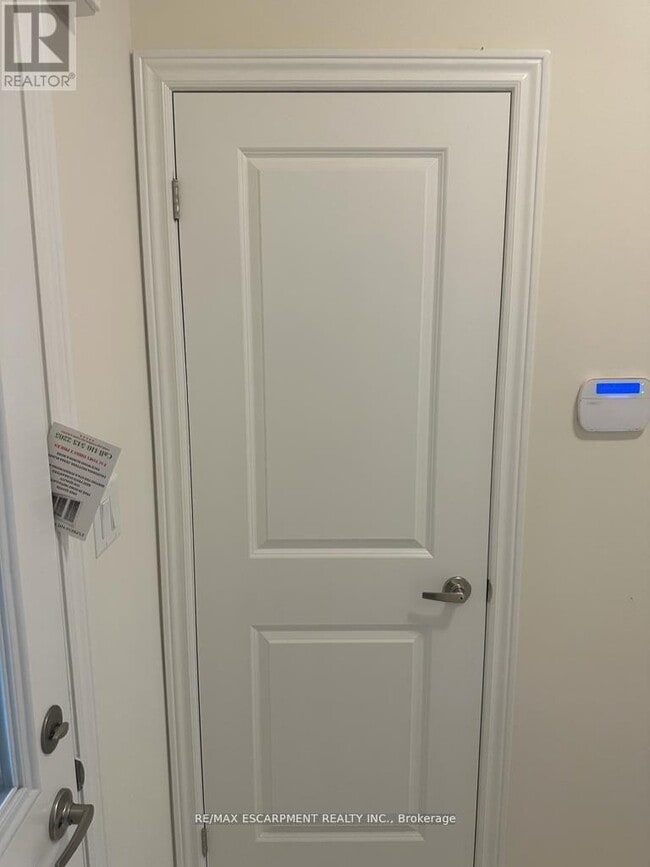 Building Photo - 105 Pinot Cres