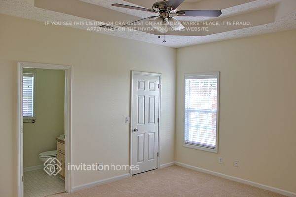 Foto del edificio - 122 Carl Barrett Dr