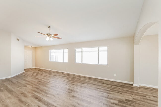 Building Photo - 25698 W St Kateri Dr