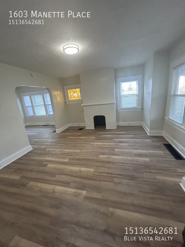 Building Photo - 1603 Manette Pl