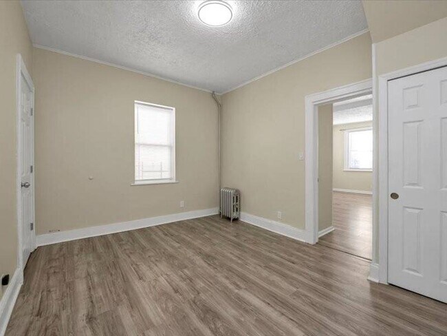 Building Photo - 2741 Stillwell Ave